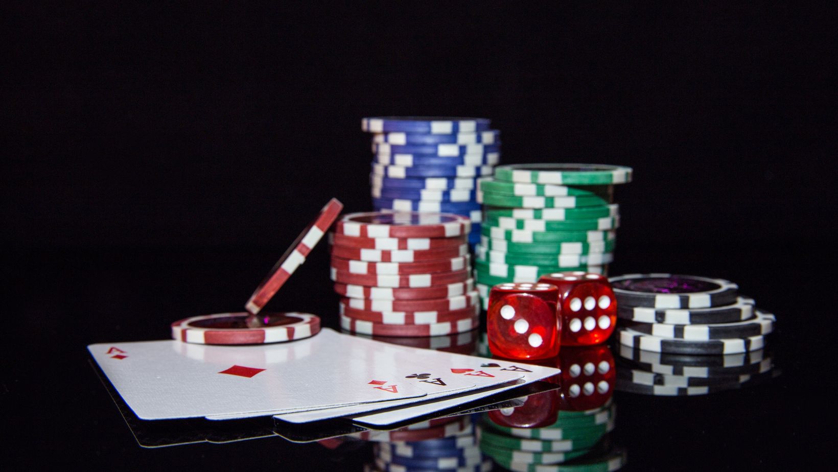 Limping vs. Raising in Online Poker: Win Rate Analysis