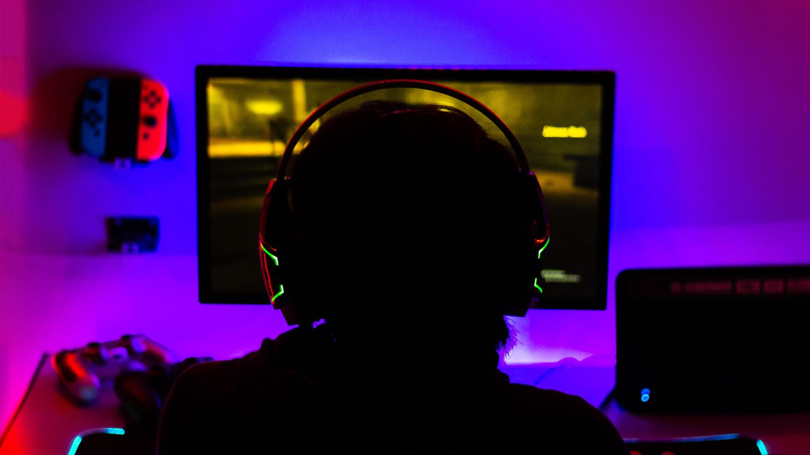 Fast, Fair, and Mobile-First: What Online Gaming Can Learn From Open-Source Performance Fast, Fair, and Mobile-First: What Online Gaming Can Learn From Open-Source Performance